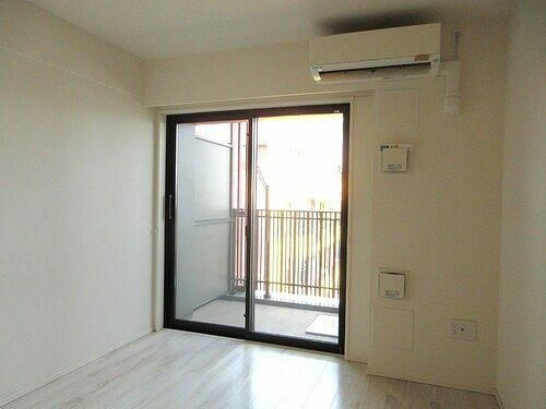 ライオンズ東京三ノ輪ミレスの居間・リビング