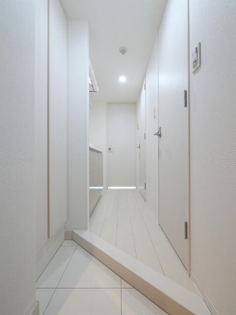 ブライズ高砂 の玄関