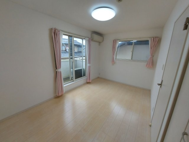 売中古戸建　静岡市葵区桜町１丁目の洋室