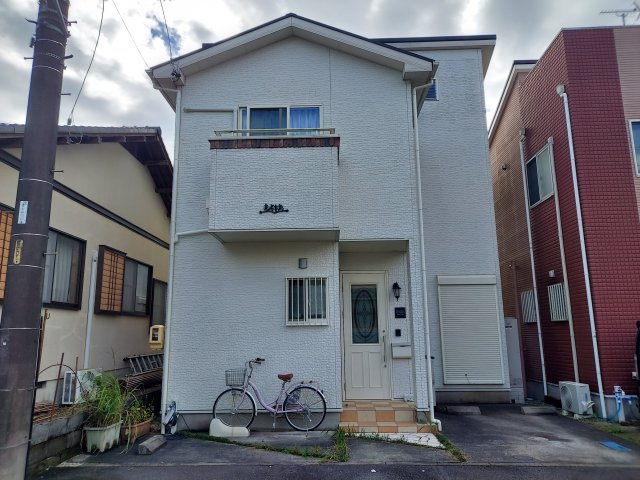売中古戸建　静岡市葵区桜町１丁目の外観|白を基調とした清潔感溢れる外観です！