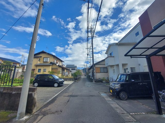 【前面道路含む現地写真】の画像