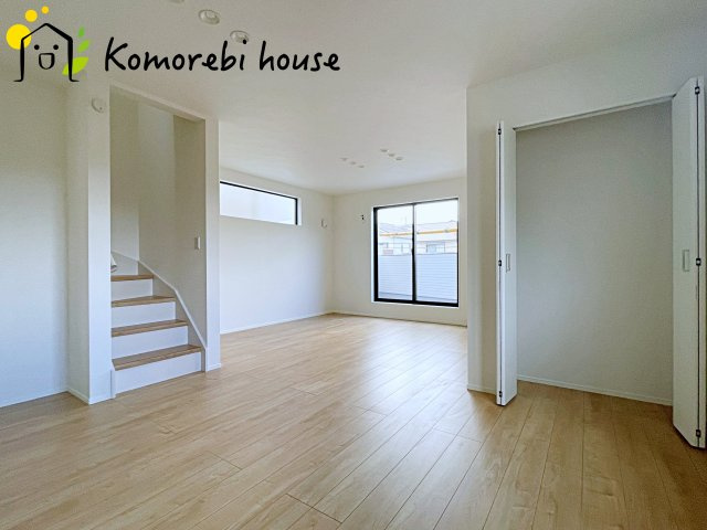 さいたま市大宮区天沼町　15期　新築一戸建て　ケイアイグレース　02の居間・リビング|26.1.29撮影済み