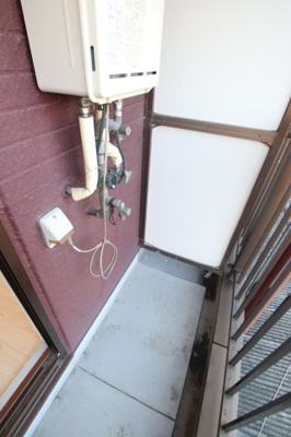 【設備】 | 堺グランセ | 室外洗濯機置場