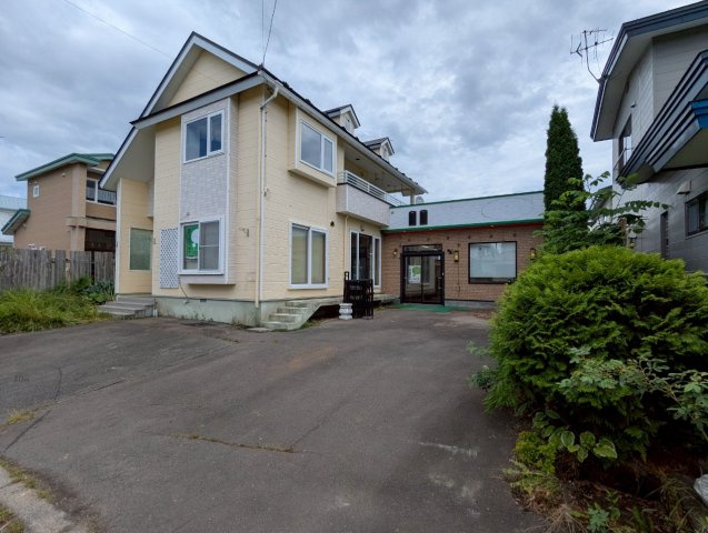 若葉4丁目　店舗付き中古住宅の外観