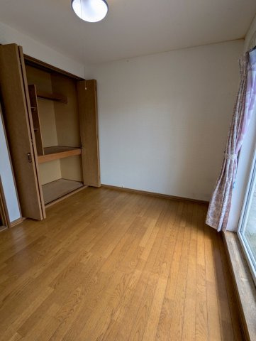 若葉4丁目　店舗付き中古住宅の洋室