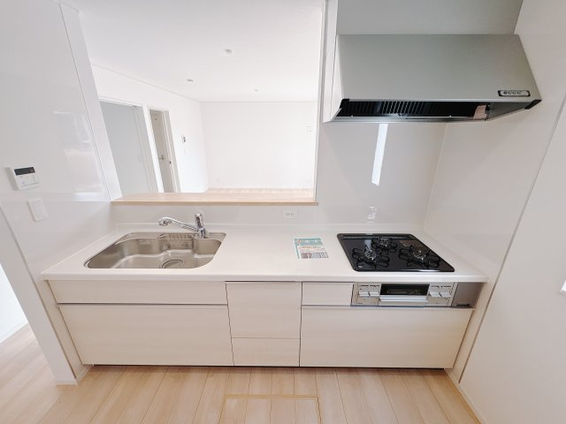 【Cradle garden】宇都宮市清原台 第6 全2棟の区画図|前面道路約10.1ｍ！陽当たり・風通しも良好です。
見通しも良いので車庫入れが苦手でもスムーズに行えます。