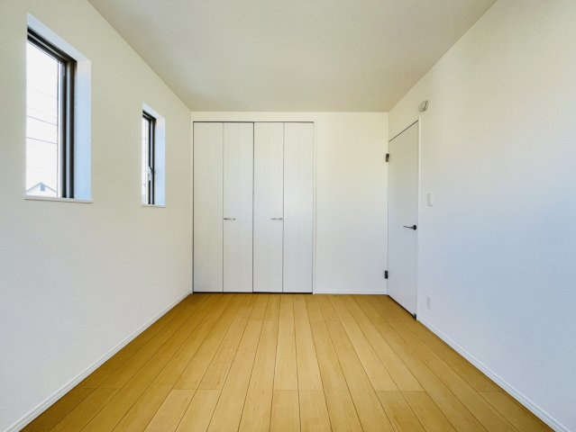 刈谷市沖野町1丁目1-12『仲介手数料無料』新築戸建ての洋室