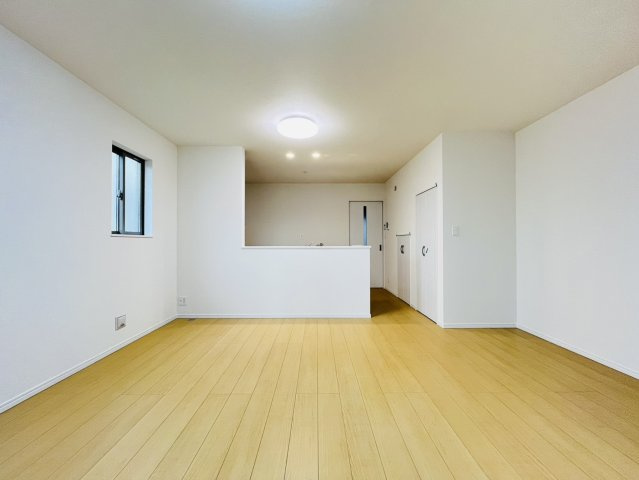 刈谷市沖野町1丁目1-12『仲介手数料無料』新築戸建ての居間・リビング