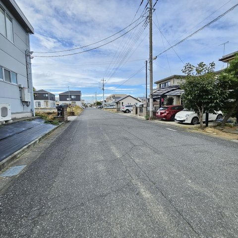 太田市龍舞町5475の前面道路含む現地写真