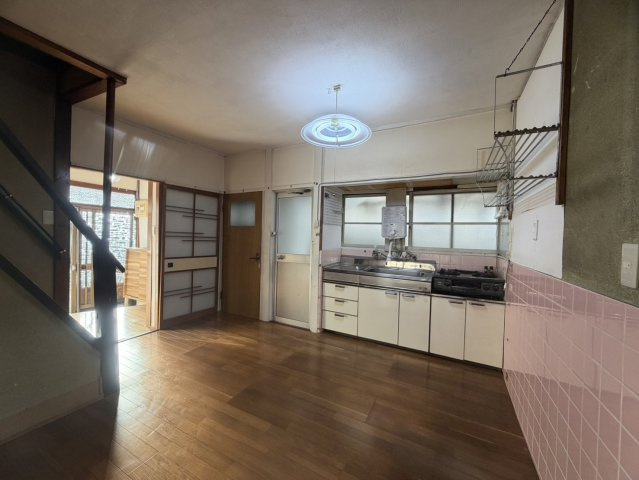 広島市安佐南区長束西４丁目の一戸建ての居間・リビング