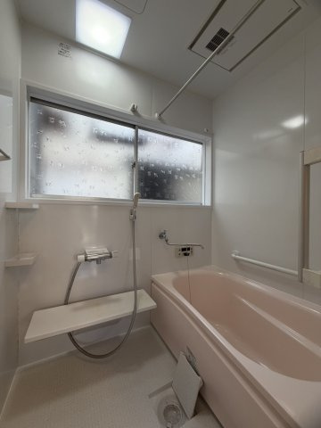 広島市安佐南区長束西４丁目の一戸建ての浴室