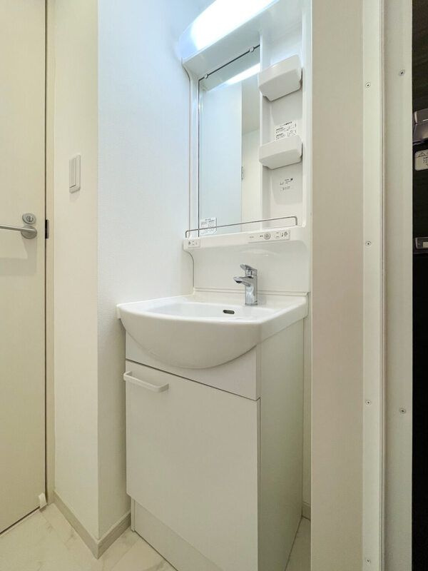 IXO戸田公園の独立洗面台