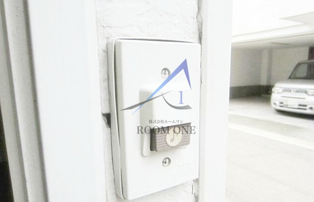 ヒルズＢのセキュリティ|玄関ドアチャイムです。