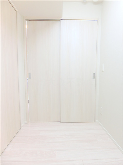 コンフォリア・リヴ西蒲田の洋室