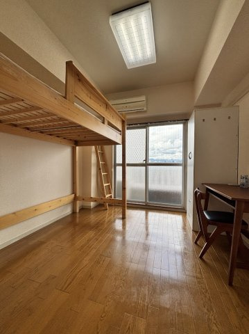 メゾン・ド・ノア天神町の居間・リビング|家具家電付き