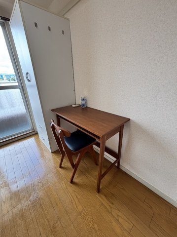 メゾン・ド・ノア天神町の居間・リビング|家具家電付き