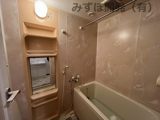 昭和マンション新庄の浴室