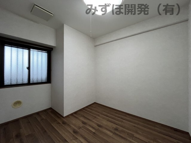 昭和マンション新庄の洋室