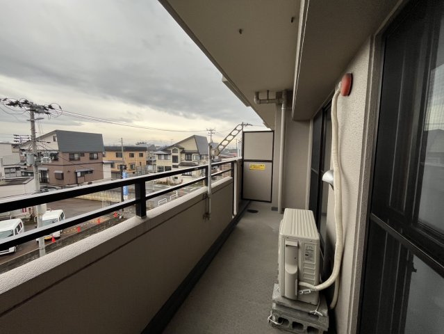 昭和マンション新庄の独立洗面台