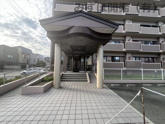 昭和マンション新庄のエントランス