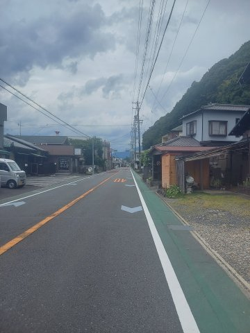 売中古戸建　静岡市葵区牛妻の前面道路含む現地写真