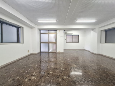 【居間・リビング】 | 歩8番館 | 同タイプ室内画像