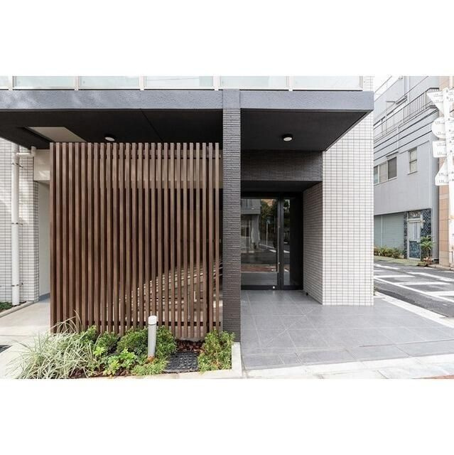 グランカーサ上野松が谷のエントランス