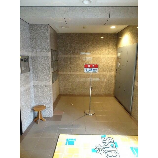 エーデルワイス本所のエントランス