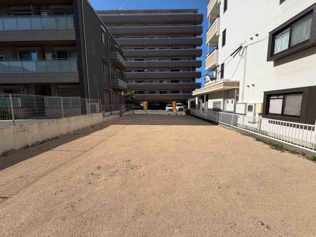 鷹の巣二丁目の前面道路含む現地写真|現地（2026年8月11日）撮影