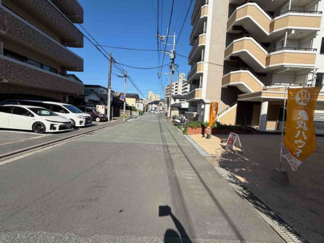 鷹の巣二丁目の前面道路含む現地写真|現地（2026年7月27日）撮影