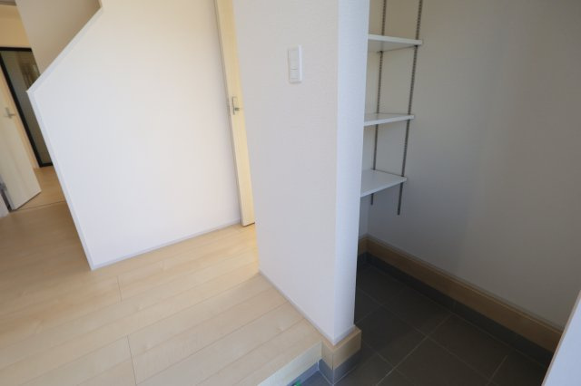 《仲介手数料無料》上尾市大字上1140-5(全1戸)新築一戸建てリーブルガーデンの玄関