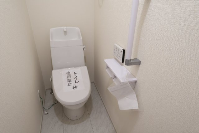 《仲介手数料無料》上尾市大字上1140-5(全1戸)新築一戸建てリーブルガーデンのトイレ