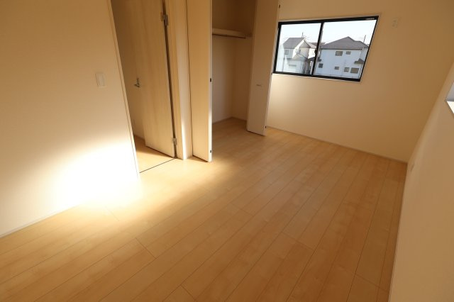 《仲介手数料無料》上尾市大字上1140-5(全1戸)新築一戸建てリーブルガーデンの洋室