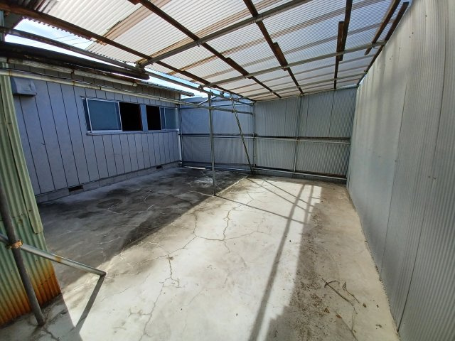 滑川町福田302-1倉庫の玄関