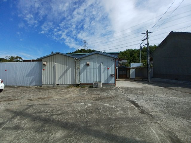 滑川町福田302-1倉庫の外観