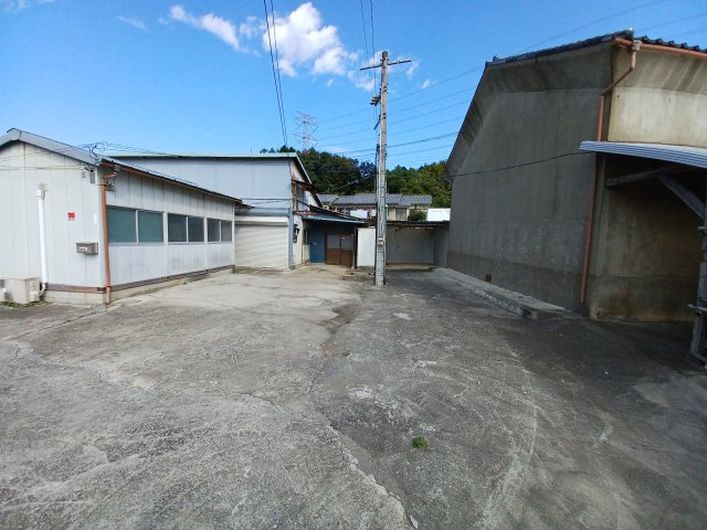 滑川町福田302-1倉庫の外観