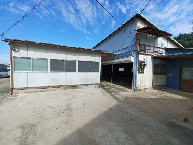 滑川町福田302-1倉庫の外観