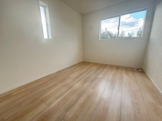 【洋室】 | 東広島市高屋町白市　全２区画　NO1【P3台可】 | 2階　洋室×3　収納付きでお部屋がスッキリ広く使えます。