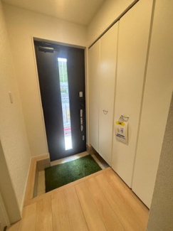 【玄関】 | 東広島市高屋町白市　全２区画　NO1【P3台可】 | シューズボックスが設置されており、家族の靴がスッキリ収納できます☆