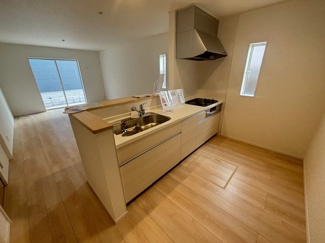 【キッチン】 | 東広島市高屋町白市　全２区画　NO1【P3台可】 | 機能的なシステムキッチン☆プロパンガス