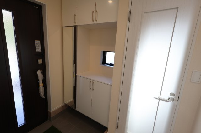 《仲介手数料無料》見沼区堀崎町579-3(全1戸)新築一戸建てハートフルタウンの玄関