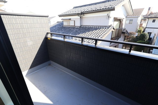 《仲介手数料無料》見沼区堀崎町579-3(全1戸)新築一戸建てハートフルタウンのバルコニー