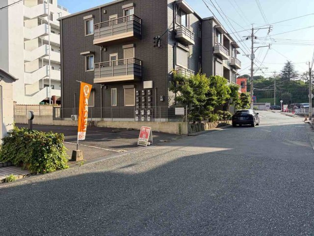 鷹の巣二丁目の前面道路含む現地写真|現地（2026年7月21日）撮影