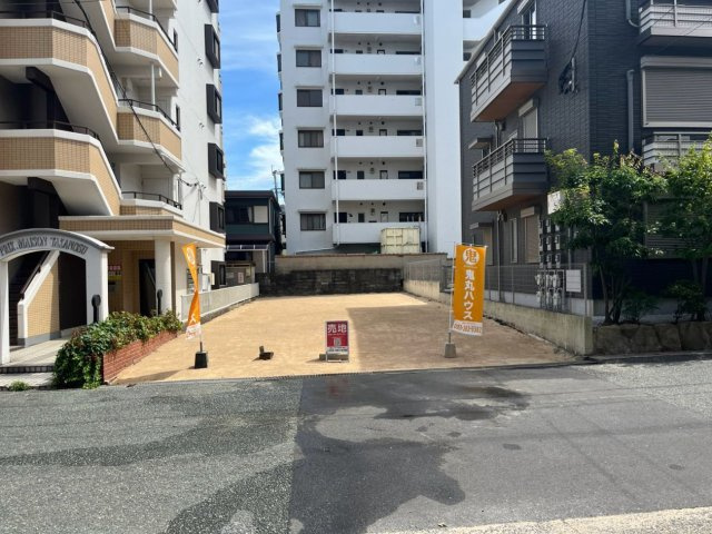 鷹の巣二丁目の前面道路含む現地写真|現地（2026年8月11日）撮影