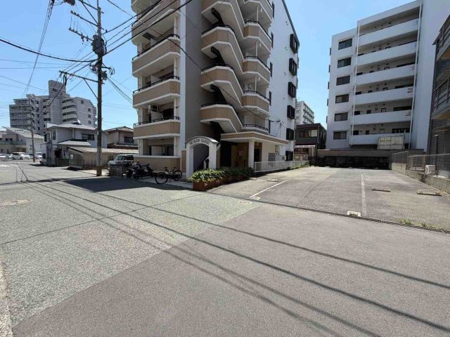 鷹の巣二丁目の前面道路含む現地写真|現地（2026年5月10日）撮影