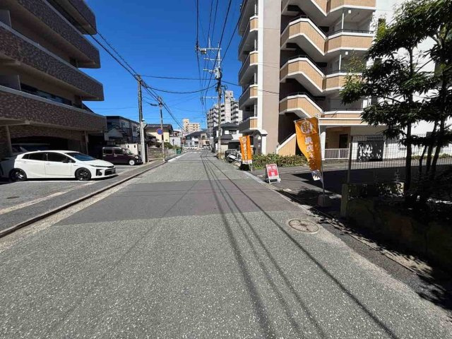 鷹の巣二丁目の前面道路含む現地写真|現地（2026年7月27日）撮影