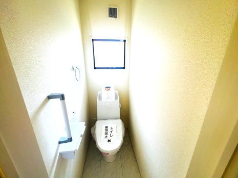 新築　高崎市新町第24　Livele Garden.S　1号棟のトイレ|現地写真　節水タイプのウォシュレット付きトイレ、水道料節約に一役買います！
