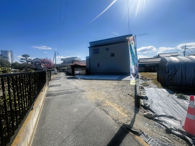新築　高崎市新町第24　Livele Garden.S　1号棟の前面道路含む現地写真|現地写真　北東側接道幅員約2ｍ