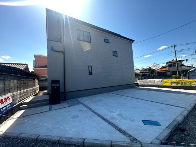 新築　高崎市新町第24　Livele Garden.S　1号棟の駐車場|現地写真　駐車スペースは並列3台+１台分可能です！
