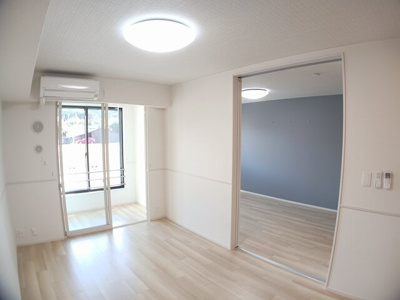 【居間・リビング】 | クレインコートⅡ | 居間です